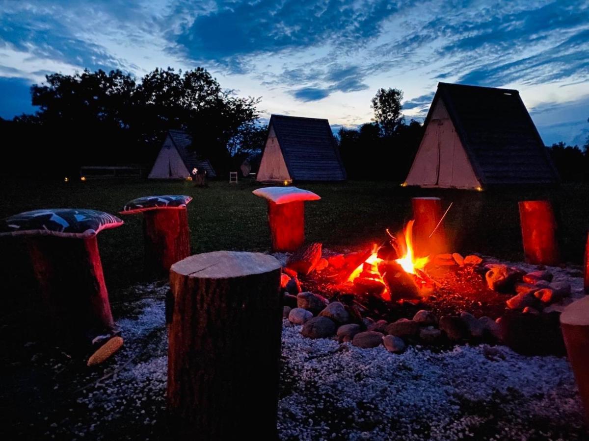 Greenvalleyglamping Sesce Pri Preboldu Exteriör bild
