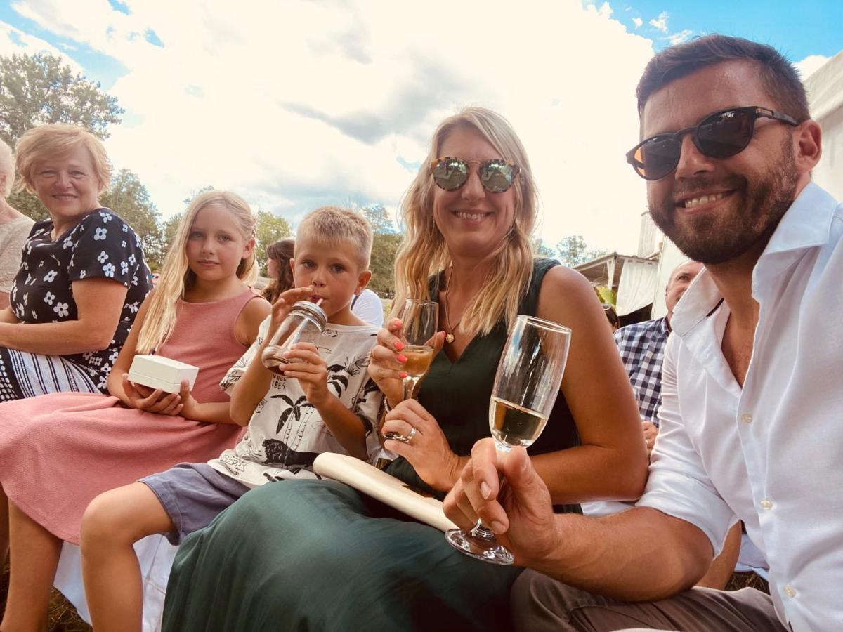 Greenvalleyglamping Sesce Pri Preboldu Exteriör bild